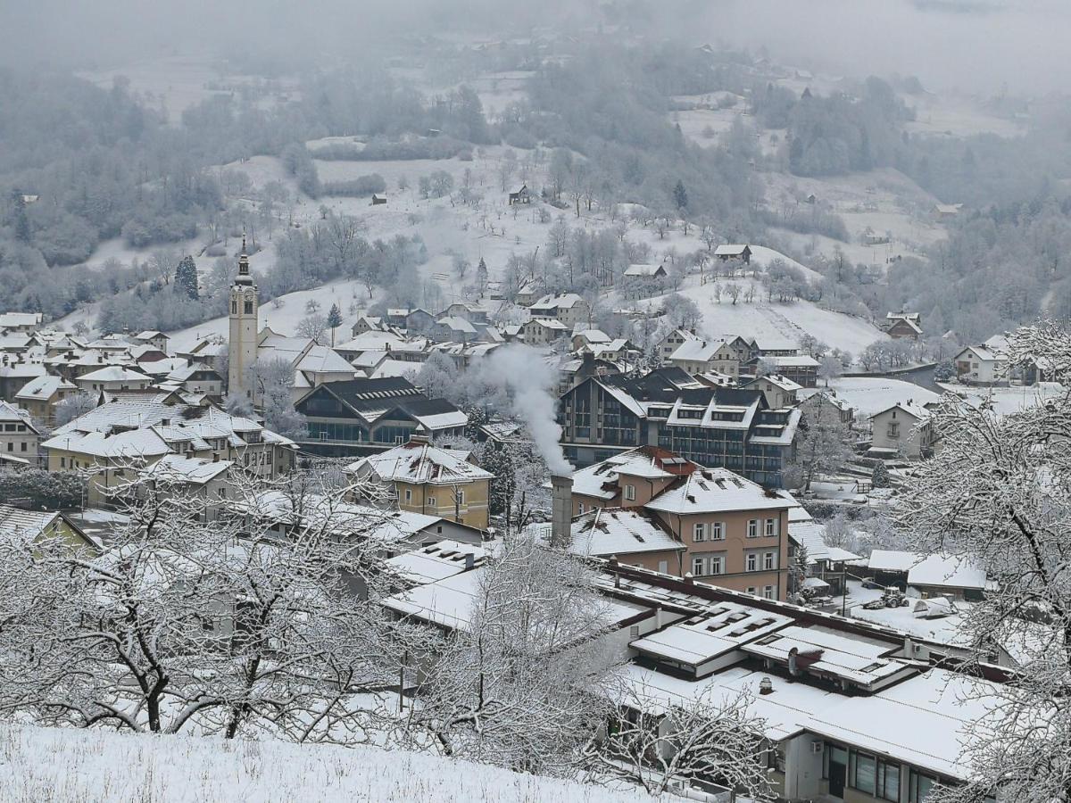 Prenocisca Cerkno Vandrarhem Exteriör bild